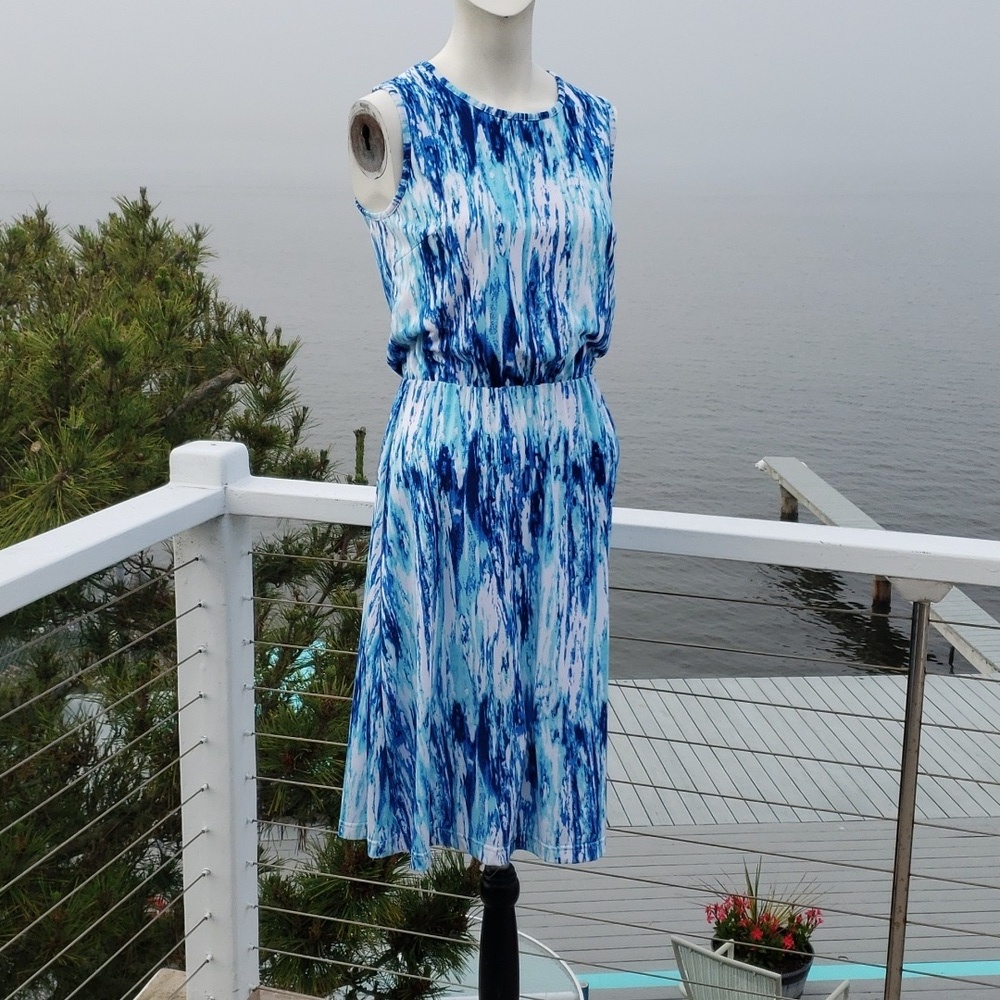 Salon Studio Womens Blue/Aqua Tie Dye sleeveless knee length dress, Size S